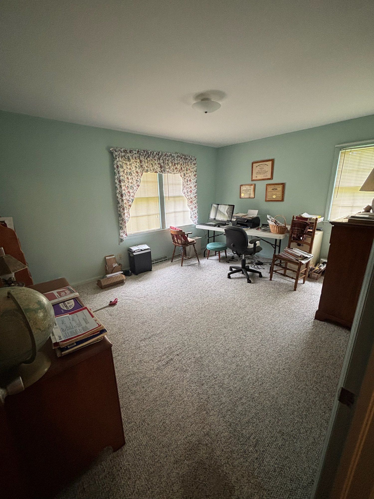 Original carpeted bedroom